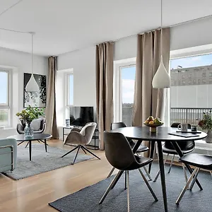 Sanders Arena - Precious One-bedroom Close To Metro Station Apartment
