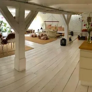  Lägenhet A Charming And Beautiful Oasis In The Heart Of